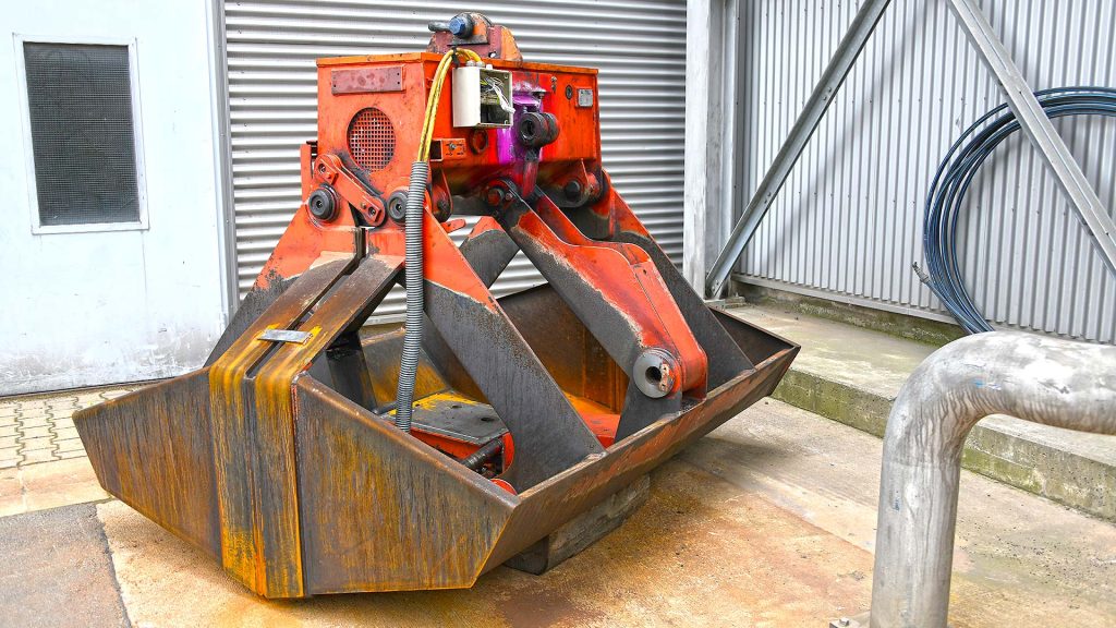 Relikt der Geschichte: Die vollautomatische Kohleschaufel stell ihren Dienst nach jahrelanger Schwerstarbeit ein.