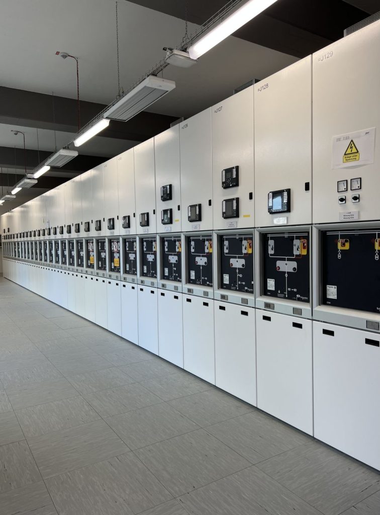 Schaltschr&auml;nke in der Schaltzentrale