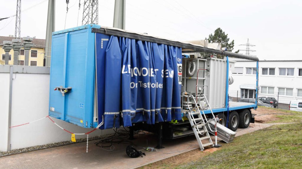 Testanh&auml;nger im Umspannwerk